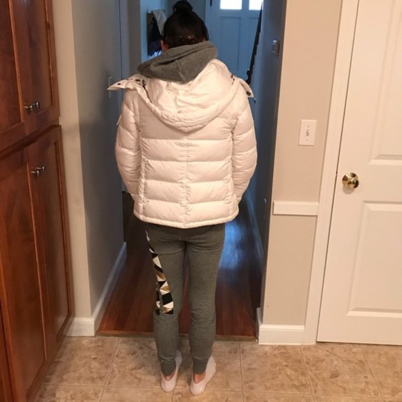 Burberry Brit Short Puffer White Jacket - Picture 4 of 6